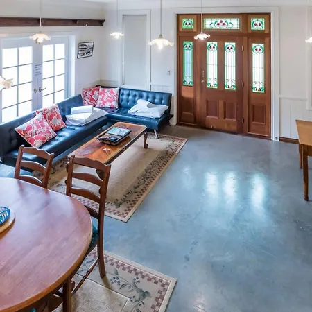 Apartment In Ashgrove W Bedroom Loft