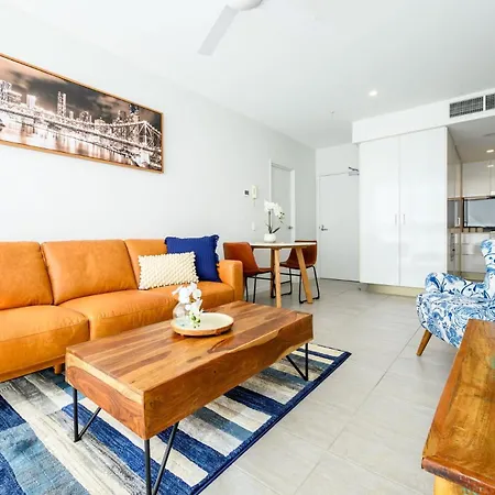 Oasis Stylish With Gym Rooftop Pool
