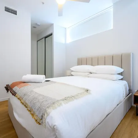 Oasis Stylish With Gym Rooftop Pool Apartment *