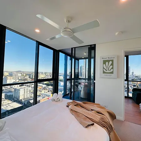 Utopia City Oasis Exquisite Urban Retreat Apartment