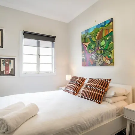 Charming 3br Queenslander With Backyard And Play Area Apartment *