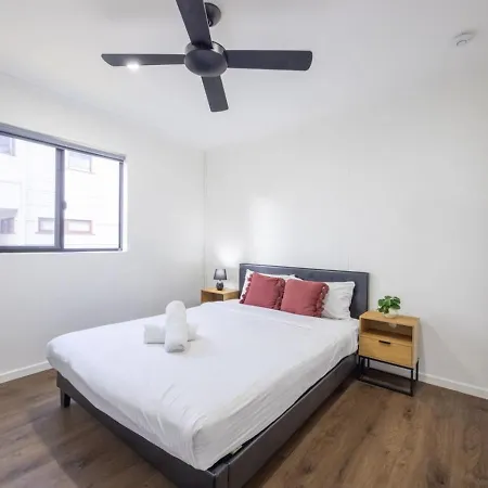 Holiday home Affordable 3b Unit Cbd Steps To River N Stadium *