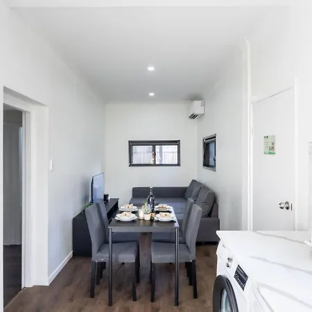 Affordable 3b Unit Cbd Steps To River N Stadium Holiday home