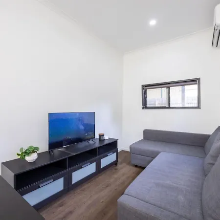 Affordable 3b Unit Cbd Steps To River N Stadium Holiday home *