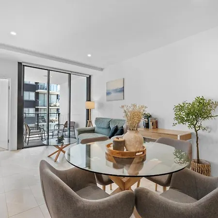 The Halo - New Lux South 2br With Parking & Pool *