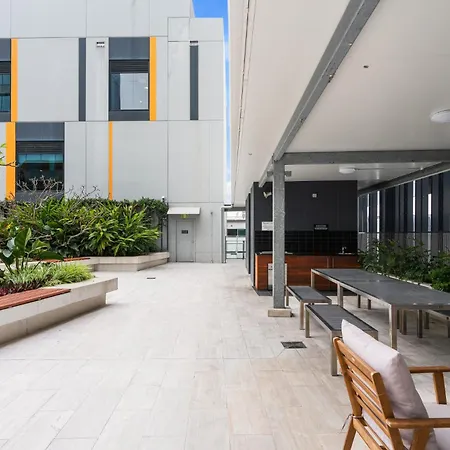 Apartment Chic 1 Bed Inner-City Retreat With Pool And Views Old *