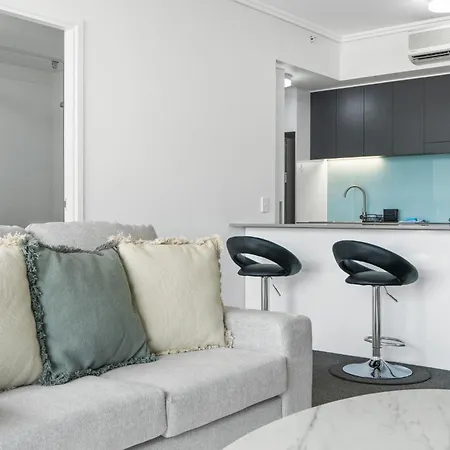 Chic 1 Bed Inner-City Retreat With Pool And Views Old Apartment Brisbane