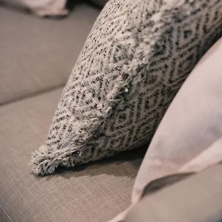 Modern 2b2b Only 10mins To Airport N Southbank