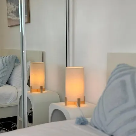 Holiday home Comfy 4-bdr Family - Just 5 Mins To Sunnybank