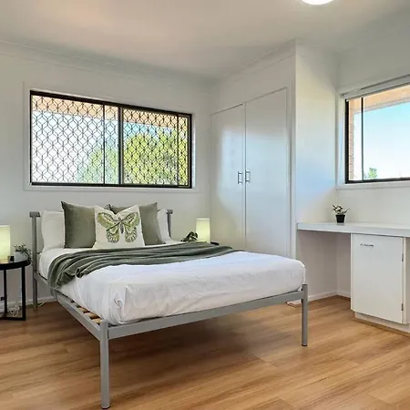 Comfy 4-bdr Family - Just 5 Mins To Sunnybank