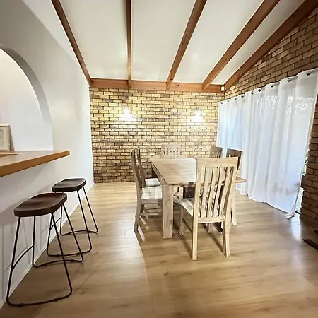 Cosy Mountain Hideaway