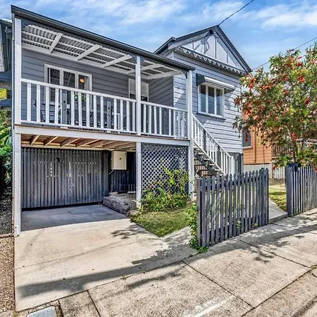 Holiday home Gabba 2 Separate Homes 1 Block 6 Bdrms