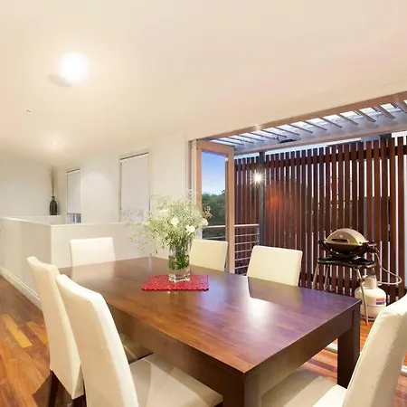 Lambert House - Upper Level Holiday home