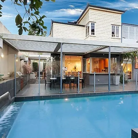 Holiday home Lambert House Lower & Middle Levels *