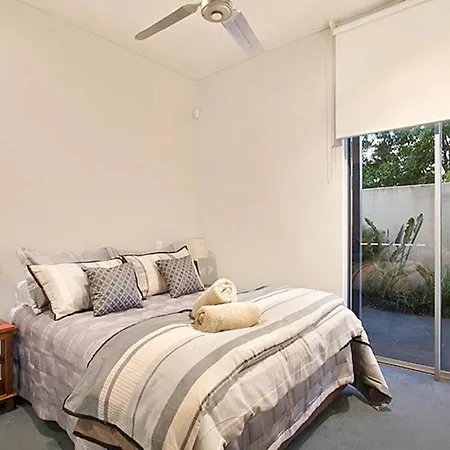Lambert House, Luxury, Sleeps 15 Holiday home