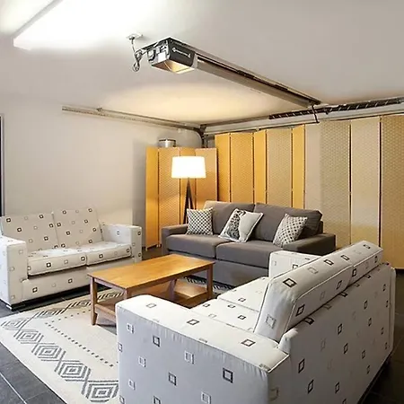 Holiday home Lambert House, Luxury, Sleeps 15 *