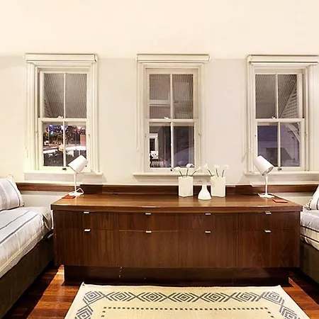 Lambert House, Luxury, Sleeps 15 * Brisbane