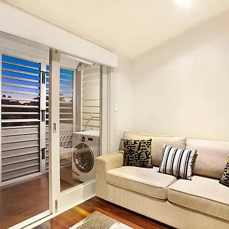 Lambert House, Luxury, Sleeps 15 * Brisbane