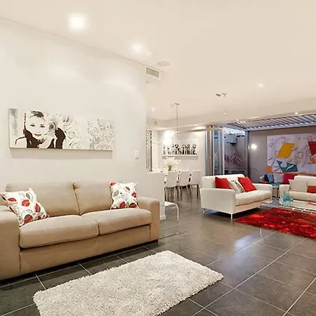 Lambert House, Luxury, Sleeps 15