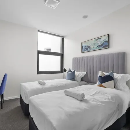 The Harmony - 3 Bedroom At Central South Wiith Parking *