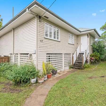 4bdr 2bth 7min To Cbd Holiday home *