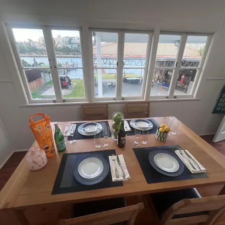 Directwaterfront Hugeland Privatebeachjetty Fullaircon Unique 4br On The River Villa Brisbane
