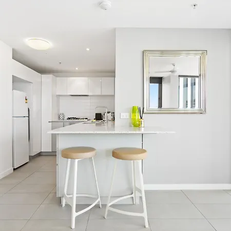 Elegant 2-bed With Rooftop Dining & Fabulous Views Apartment Brisbane