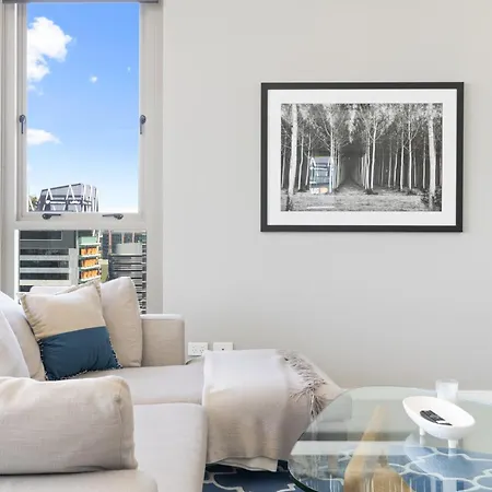 Apartment Elegant 2-bed With Rooftop Dining & Fabulous Views *