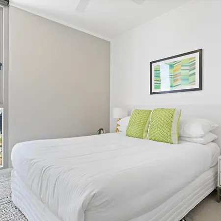 Elegant 2-bed With Rooftop Dining & Fabulous Views Apartment