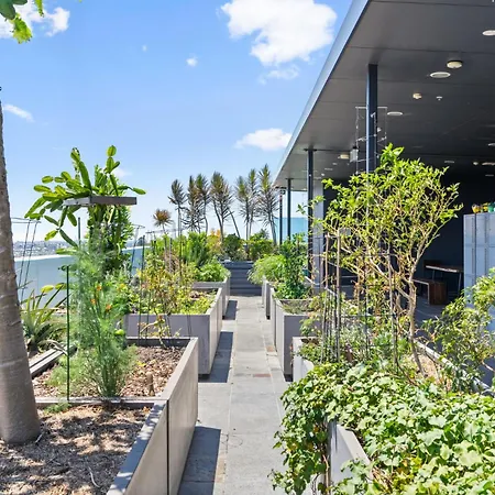 Apartment Elegant 2-bed With Rooftop Dining & Fabulous Views