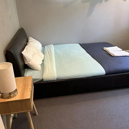 Family 3-bedroom Everton Hills Apartment Brisbane