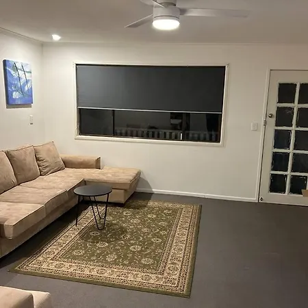 Family 3-bedroom Everton Hills Apartment *