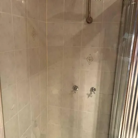 Apartment Family 3-bedroom Everton Hills Brisbane
