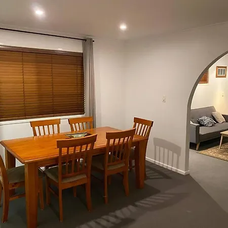 Family 3-bedroom Everton Hills Apartment *