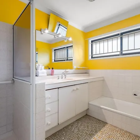Holiday home Peaceful 4br At Sunnybank Cbd With 2parking Yard And Mall *