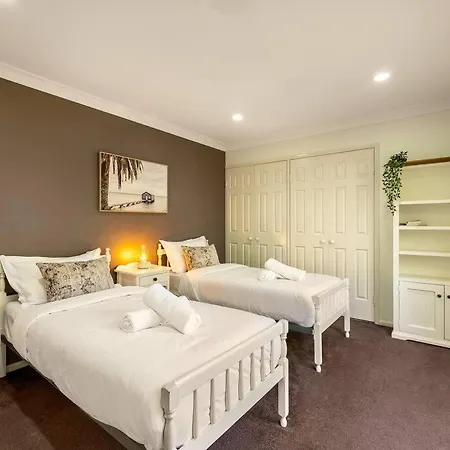 Arcadia 5br Golfside Parkview Mansion-tranquil, Huge Deck * Brisbane