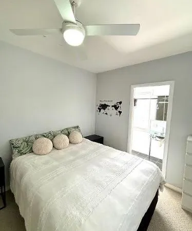 Generous 4-bed 3-bath In Seven Hills *