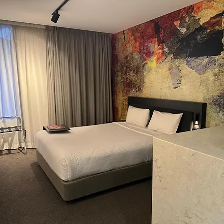 Fortitude Valley Hotel 5*
