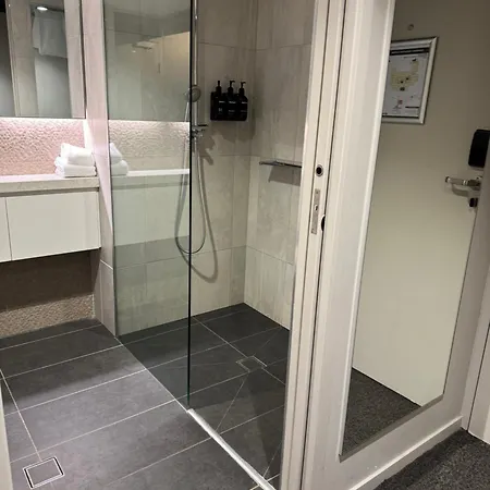 Fortitude Valley 5*
