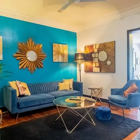 Apartment Art Deco Retreat, Shops & Cafes, Public Street Parking *