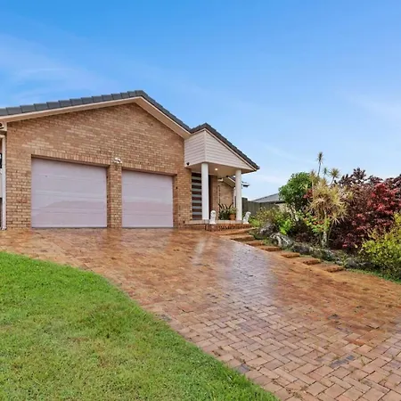 Stunning 5br Big Modern With Parking Malls And Parks Holiday home