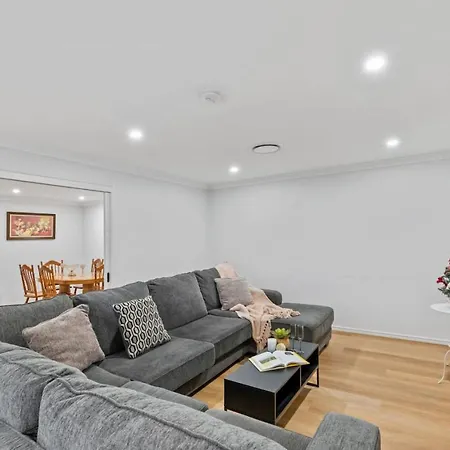 Stunning 5br Big Modern With Parking Malls And Parks