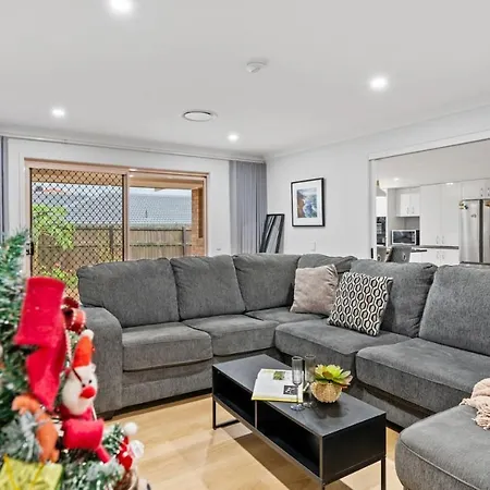 Holiday home Stunning 5br Big Modern With Parking Malls And Parks Brisbane