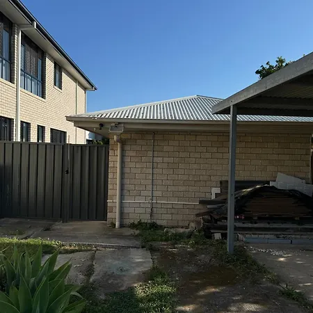 Apartment Affordable 3-bedroom Grannyflat In Coopers Plains