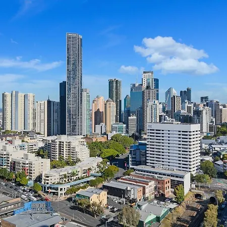Skyline Serenity Luxury With Free Parking Apartment Brisbane