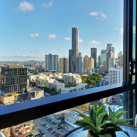 Skyline Serenity Luxury With Free Parking