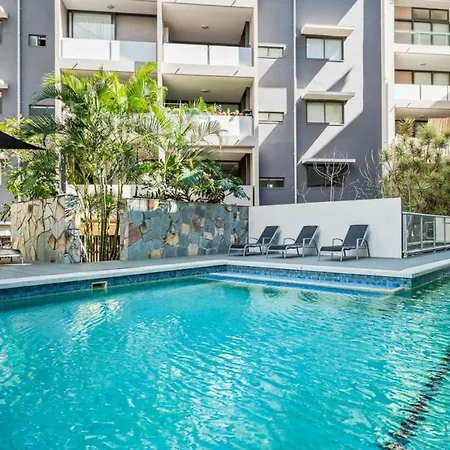 Modern, Spacious, Perfect Spot * Brisbane