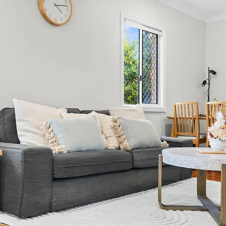 Spacious 3-Bed Home With Gym & Outdoor Retreat Holiday home *