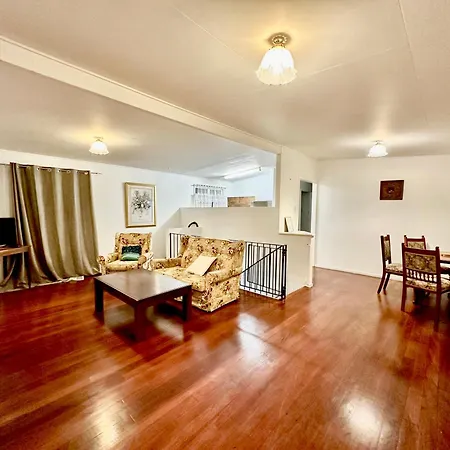A Comfortable House Close To Westfield * Brisbane