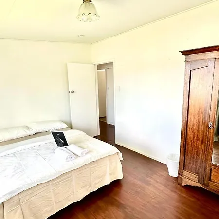 Holiday home A Comfortable House Close To Westfield *